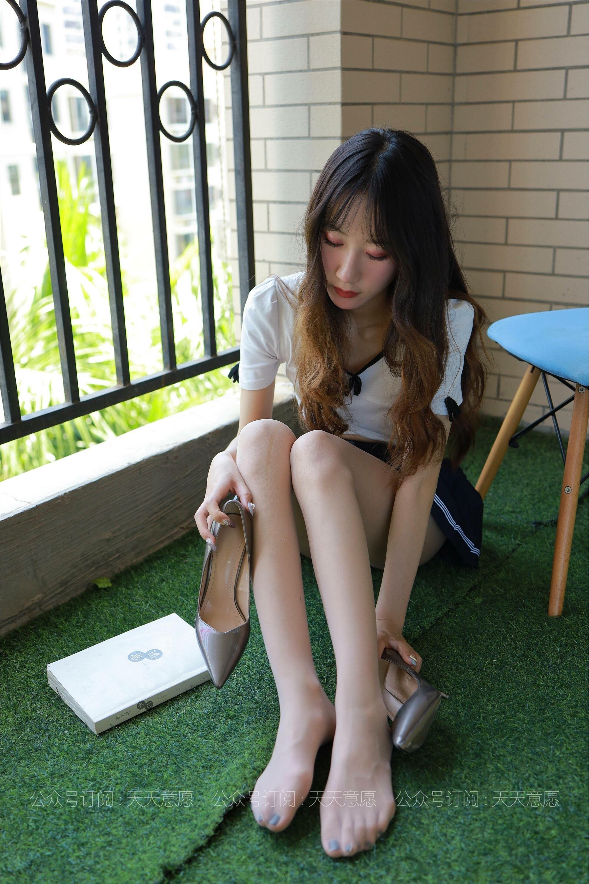 IESS - Model: Yi Yi, Girl with Long Legs